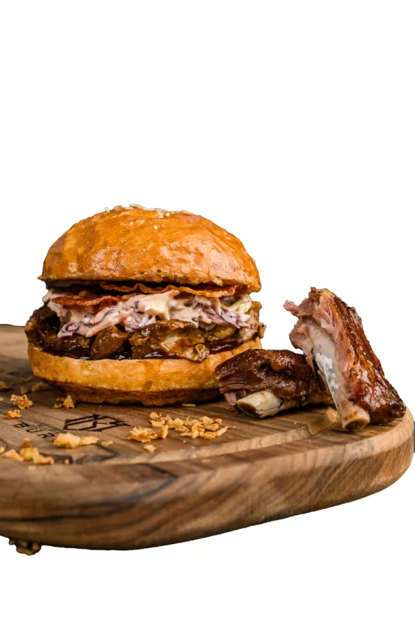 Ribbs Burger cu cartofi pai și sos — Burgeri, Artisan 19 Alba Iulia